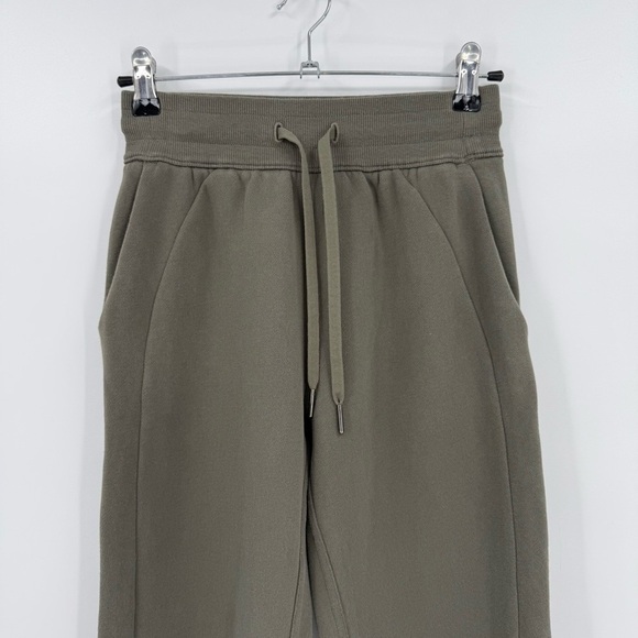 Lululemon Scuba High-Rise Jogger *Full Length in Army Green Size 0 - Picture 6 of 14